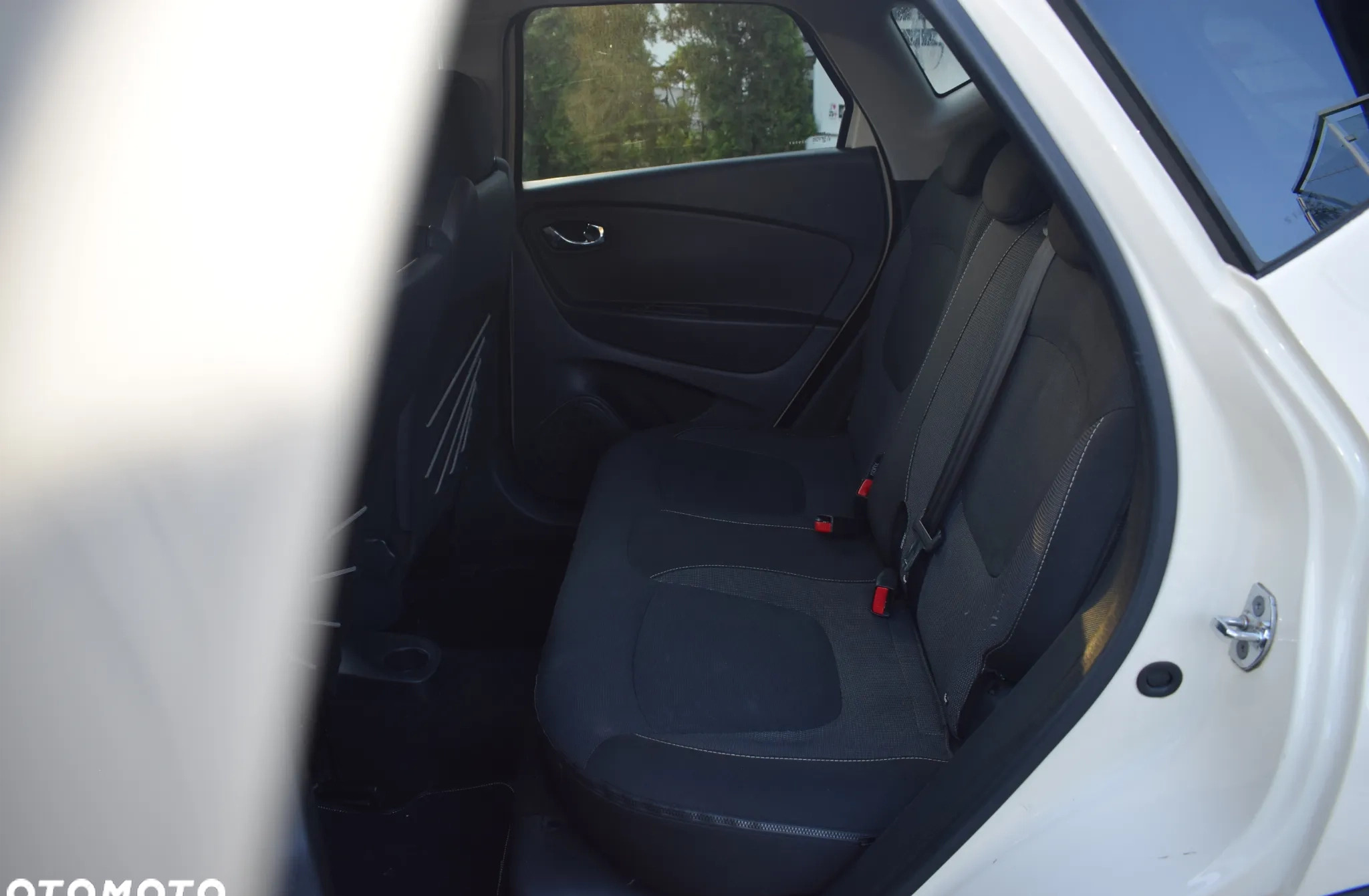Renault Captur cena 32900 przebieg: 122000, rok produkcji 2014 z Frampol małe 121